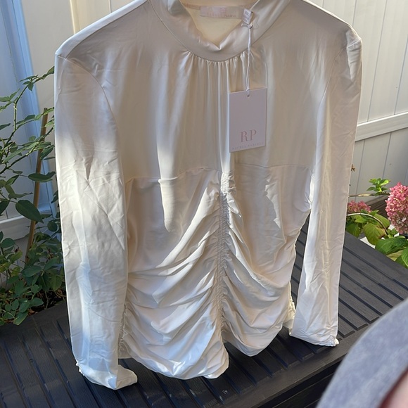 Rachel Parcell - Ivory Long Sleeve Ruched Mock Neck - Picture 6 of 16